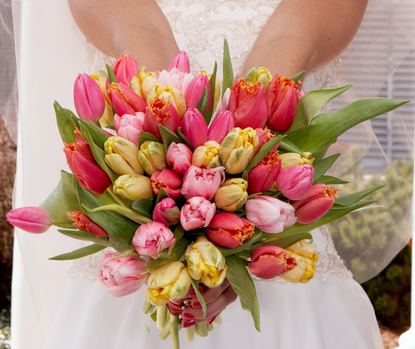 Spring wedding flowers – tulips are so bright and fresh! #spring #wedding #flowe