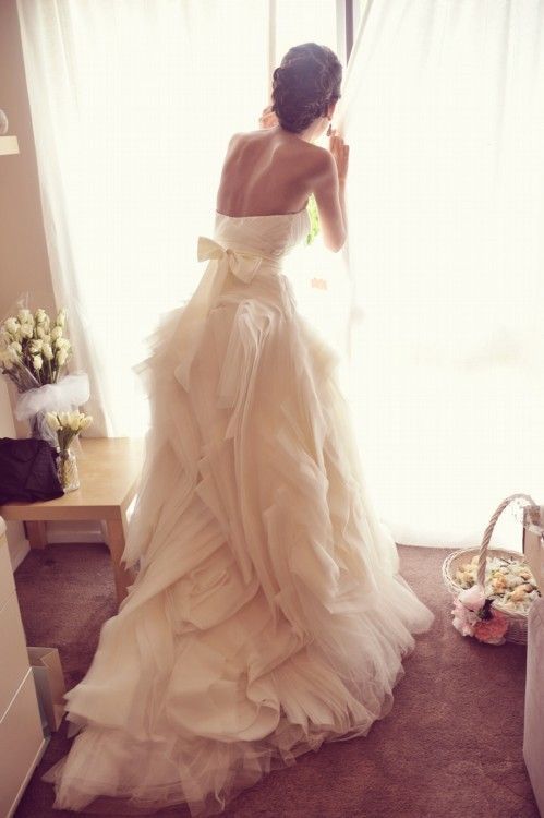Vera Wang – Luxe, Diana, Size 6 Wedding Dress For Sale | Still White Australia