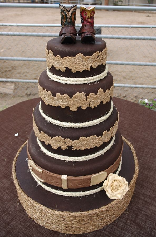 Western Wedding Cake.  Round Wedding Cakes
