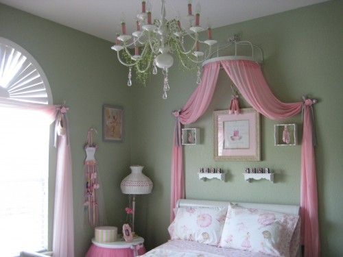 Ballerina Princess room! Im in love! Just would have to change from pink to purp