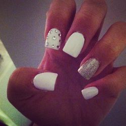 I dont care to get fake nails anymore but love white nails for the summer! I jus