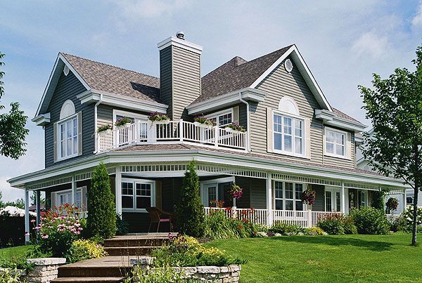 I love this county farmhouse style.  I also LOVE the idea of having a rooftop de