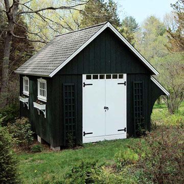 Inspired by the architecture of a traditional New England barn, this shed featur