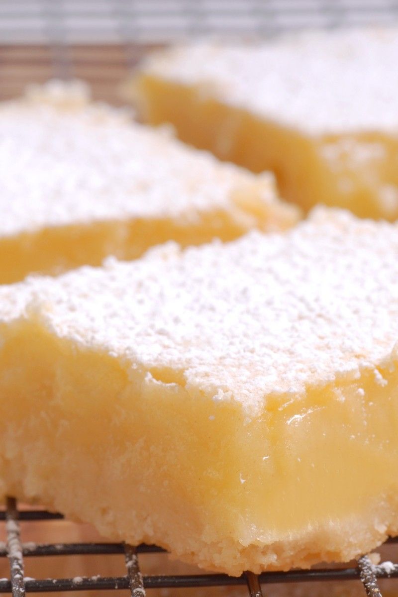 Low Carb Lemon “cheesecake” Bars A dollop of whipped ream on top adds almost no