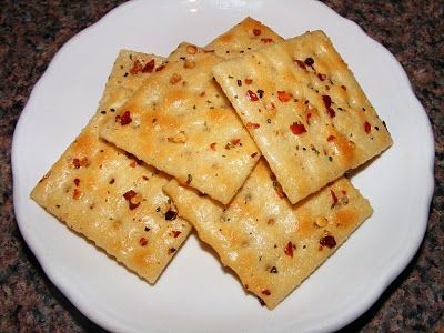Spicy crackers… these are delicious and addicting!