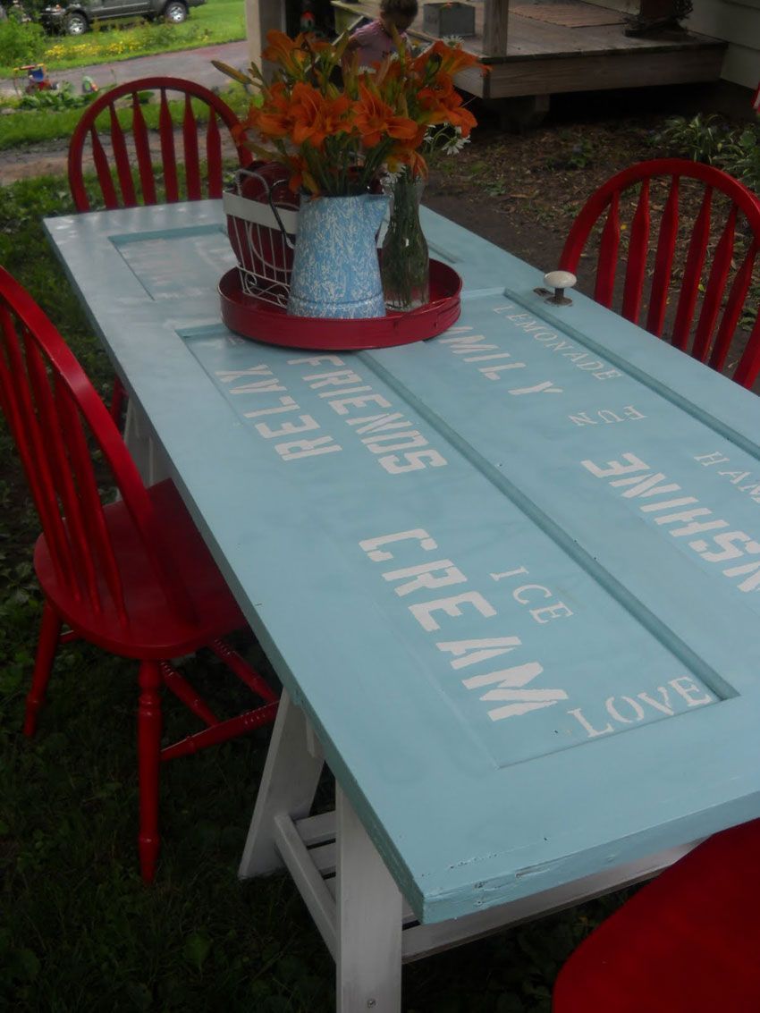 Turn an old door into an amazing table – so simple!!   #diy #table #rustic…..h