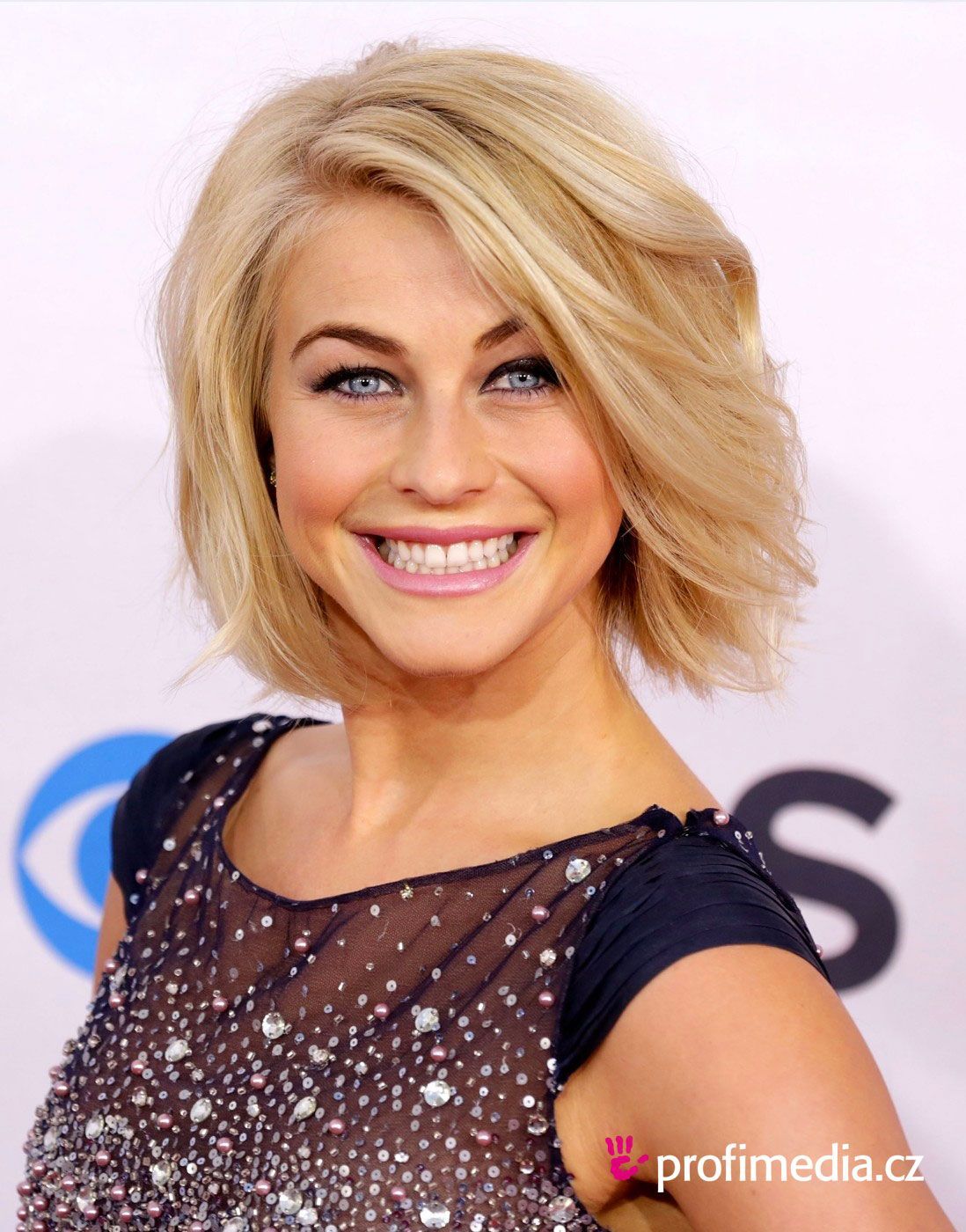 Julianne Hough- loved her in Safe Haven and love her hair! After wedding hair cu