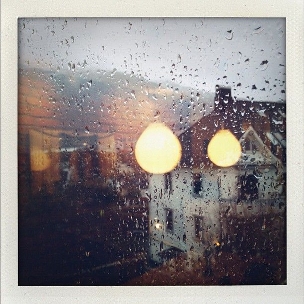 This picture has two of my favourite things lights and rain. This is amazing