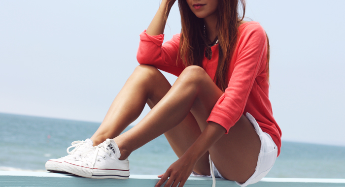 white converse & shorts…it’s the new white keds and shorts.