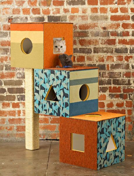 kitty boxes (they LOVE boxes) with scratching post…cool idea that looks easy t