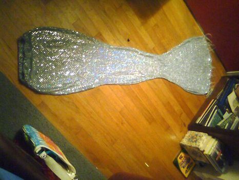 DIY Mermaid costume. Lets do this for halloween.