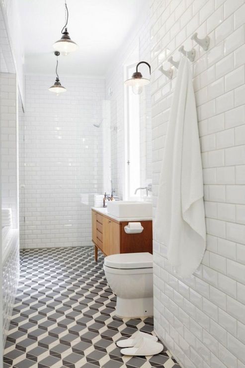 Suzie: Linda Bergroth – Modern bathroom with subway tiles backsplash, mid-centur