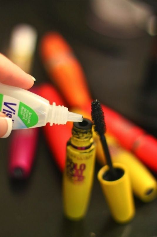 #6. How to make mascara last 3 times longer! 32 Makeup Tips That Nobody Told You