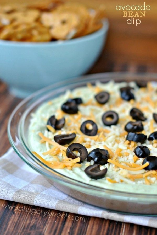 Avocado Bean Dip: a HEALTHY snack idea that wont break your diet. Packed with pr