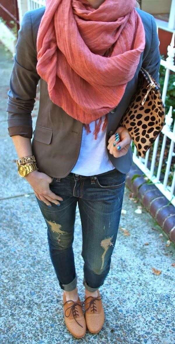 Simple cute fall fashion with scarf, blazer and jeans