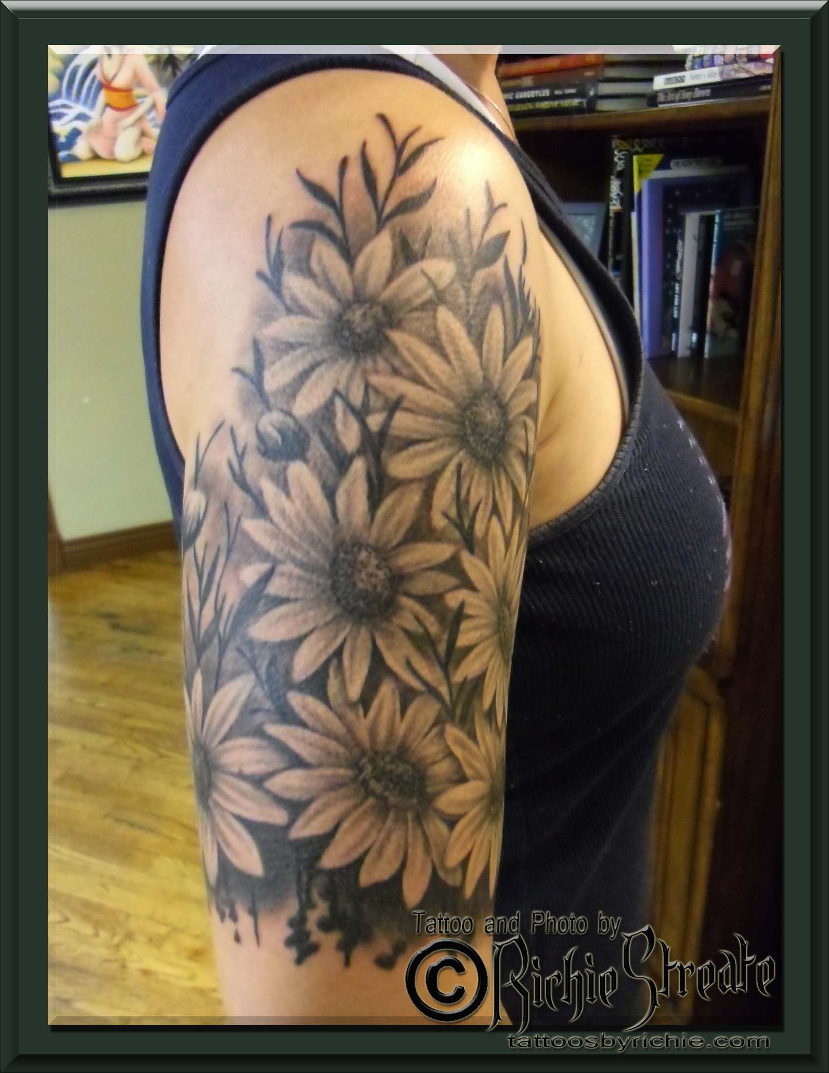 Would love to one day get a sunflower like this on my right ribs and have moms s
