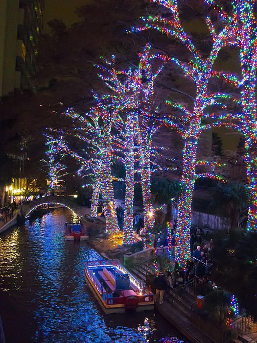 Christmas in Riverwalk, San Antonio, Texas This place is so beautiful when it is