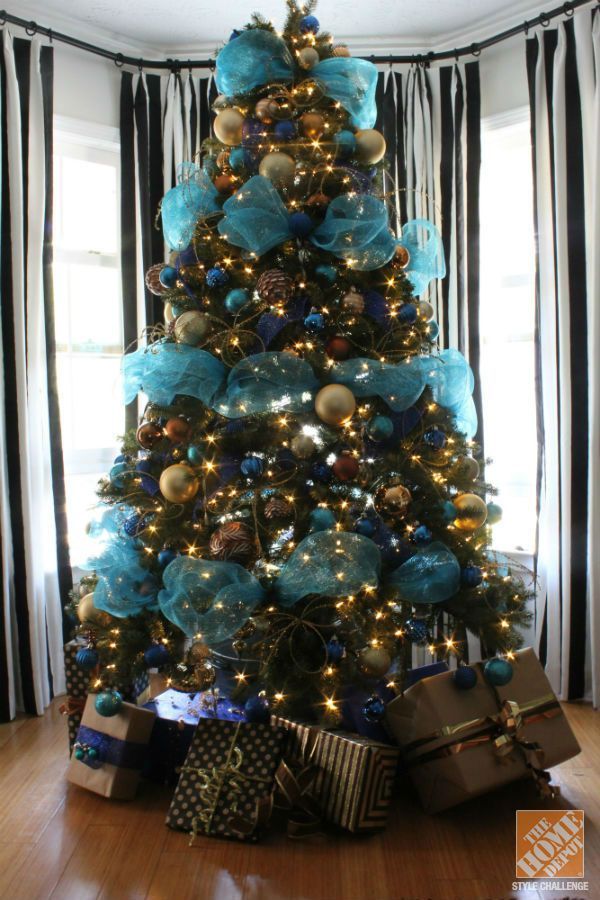 Christmas Tree Decorating Ideas: A Tree Trimmed in Turquoise, Blue and Bronze