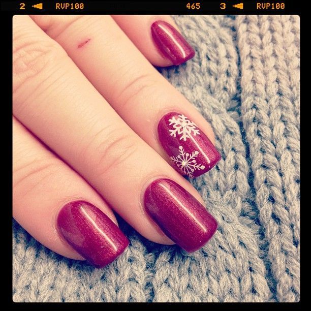nail-design-winter-weihnachten-rot-gel-schneeflocken.jpg 612612 pixels