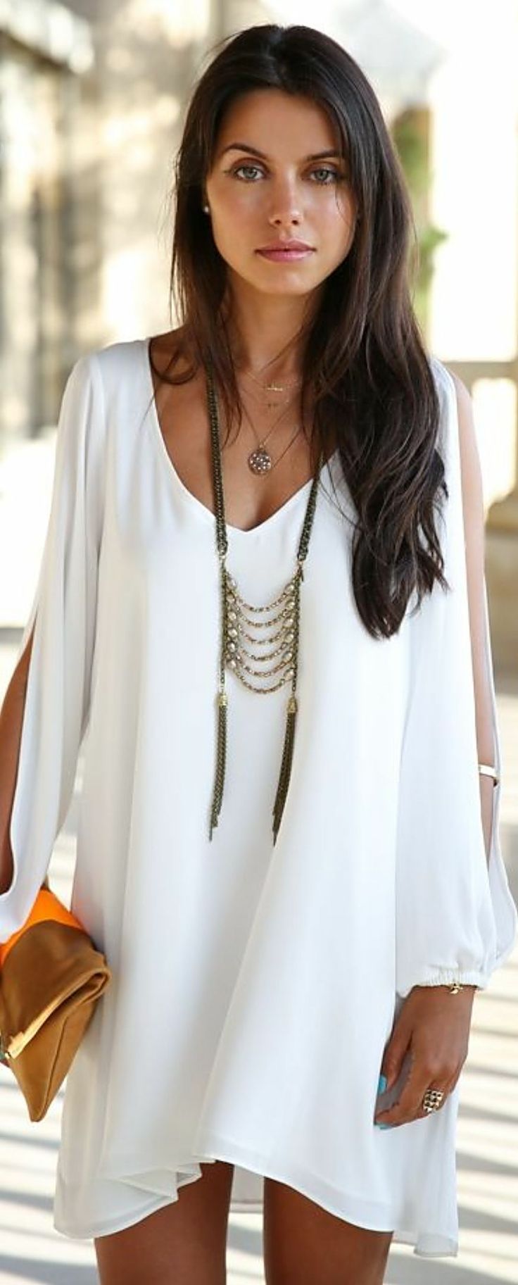 OOOH I love this! So easy and stylish. Perfect for summer! Lovely white mini boh