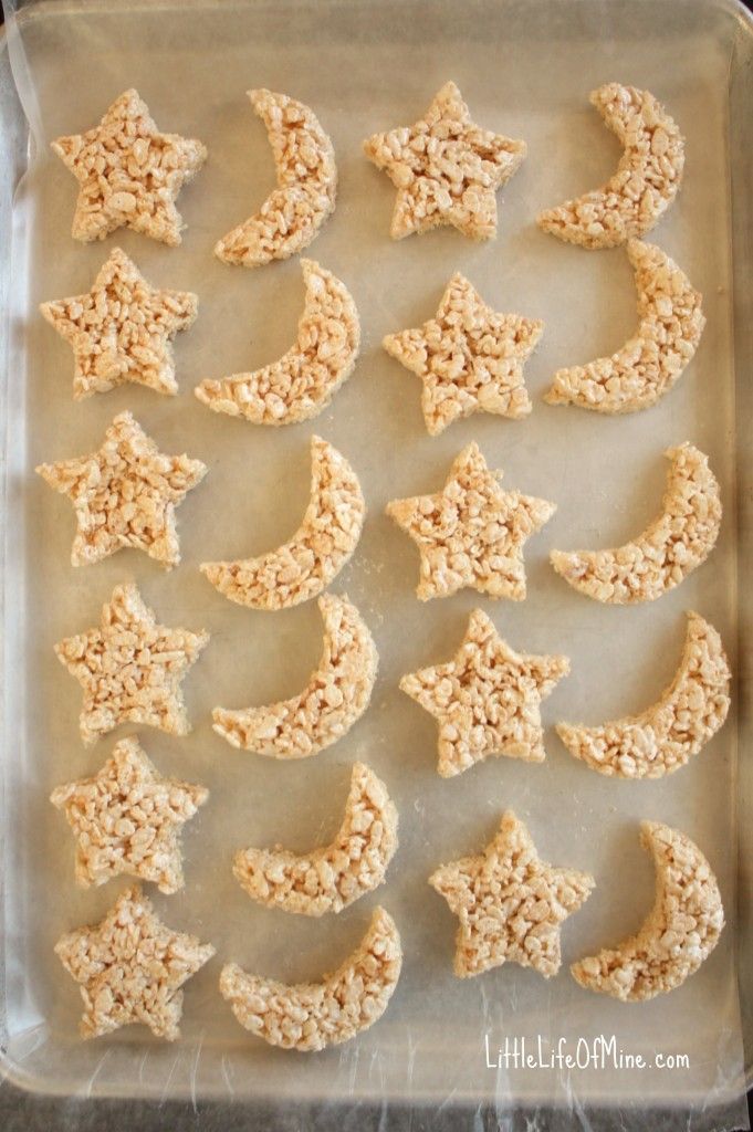 Star & Crescent Krispy Treats! Kids will love making and eating these! Add them