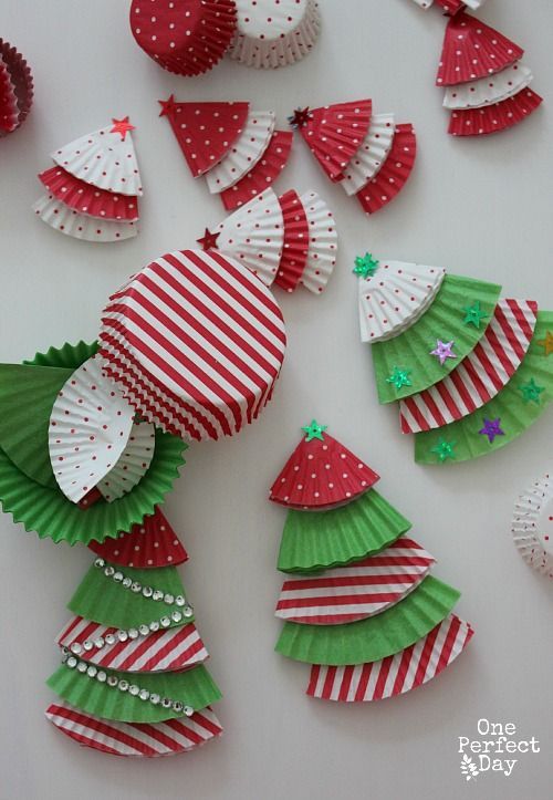 An awesome holiday craft for the whole family! Cupcake liners turned into adorab