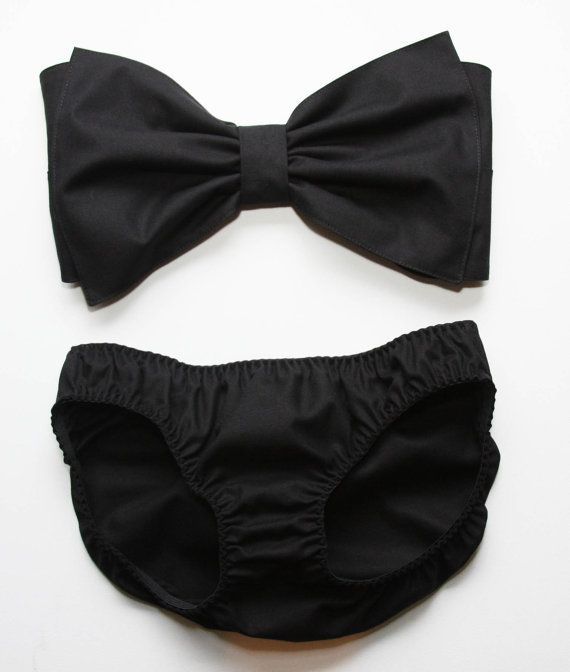 Black bow bikini