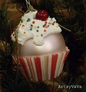 Cute homemade cupcake ornament. I WANT TO MAKE THESE–Sadie will be so excited
