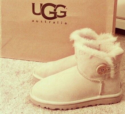 Pick it up! UGG cheap outlet and all are just for $99 !Boots for this winter!