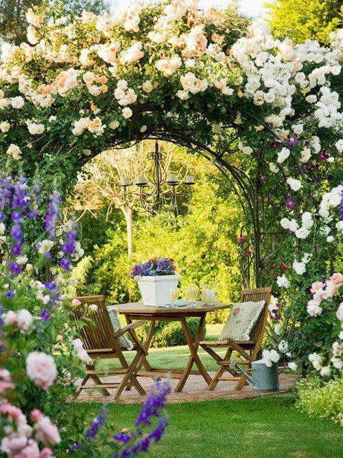 This trellis is stunning! We would love to have tea here.