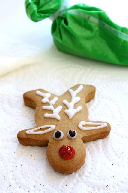 Turning a Gingerbread Man into Rudolf! A super easy recipe for both cookies & ic