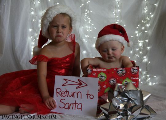 What a FUN Sibling Christmas Photo idea :). Some great photo ideas on this site.