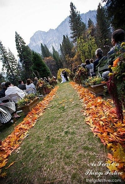 Fall outdoor wedding aisle decorate
