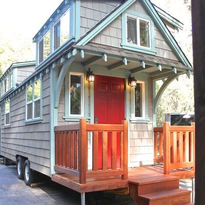 Man Builds Mobile Tiny Cottage with