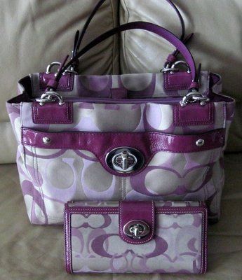 Pre-owned AUTHENTIC COACH BAG WITH