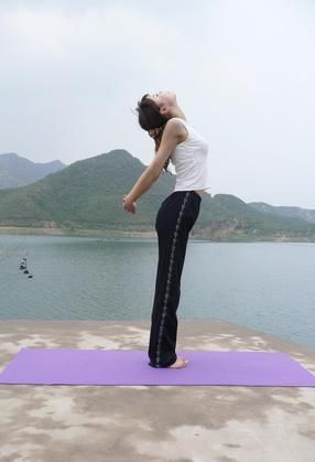 Yoga Exercises to Reverse Kyphosis
