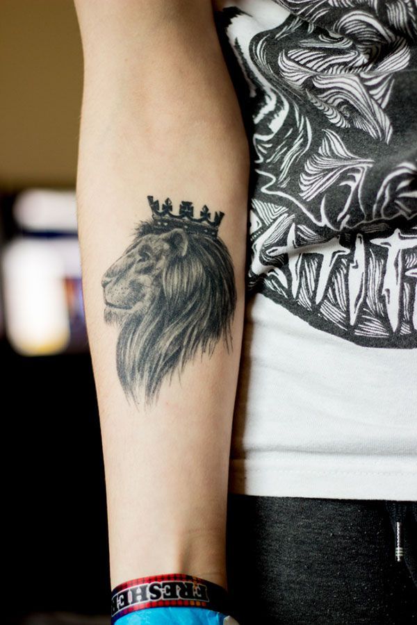 25 awesome lion tattoo desi