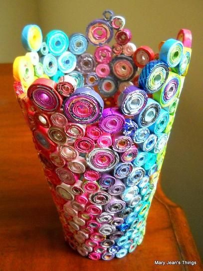 30 Cool Things to Make With Old Magazines |