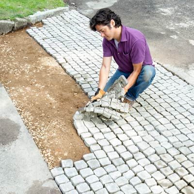 THE PAVING SYSTEM THAT WORKS JUST LIKE A CARPET OF STONES.