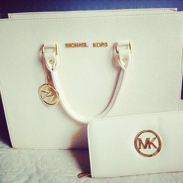 Love this MKs handbag, perf