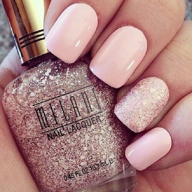 Pretty pale pink nails with a glitter feature nail #weddingnails #pink