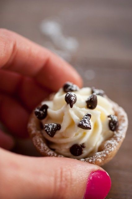 Cannoli Bites, these are so cute and would be fun for a