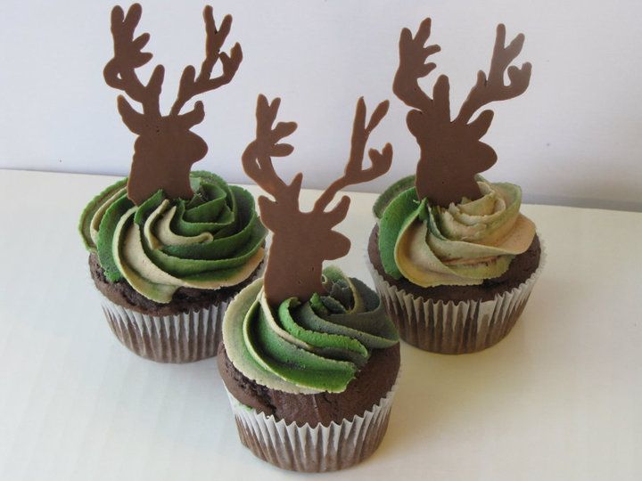deer camo cupcakes – I need to learn to make these so i can have them at Roberts 30th