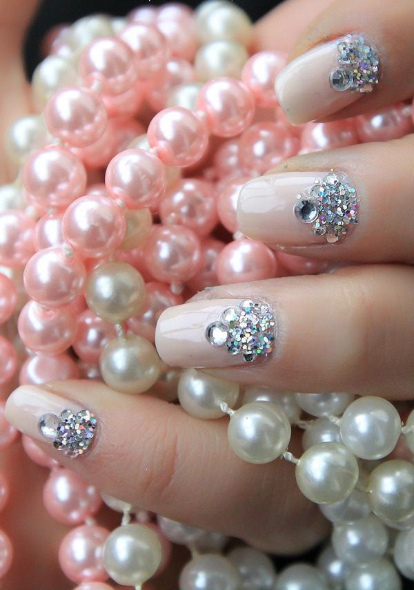 Diamond Pearl Nails I tried this it looks so pretty. U can use nail art stickers for the