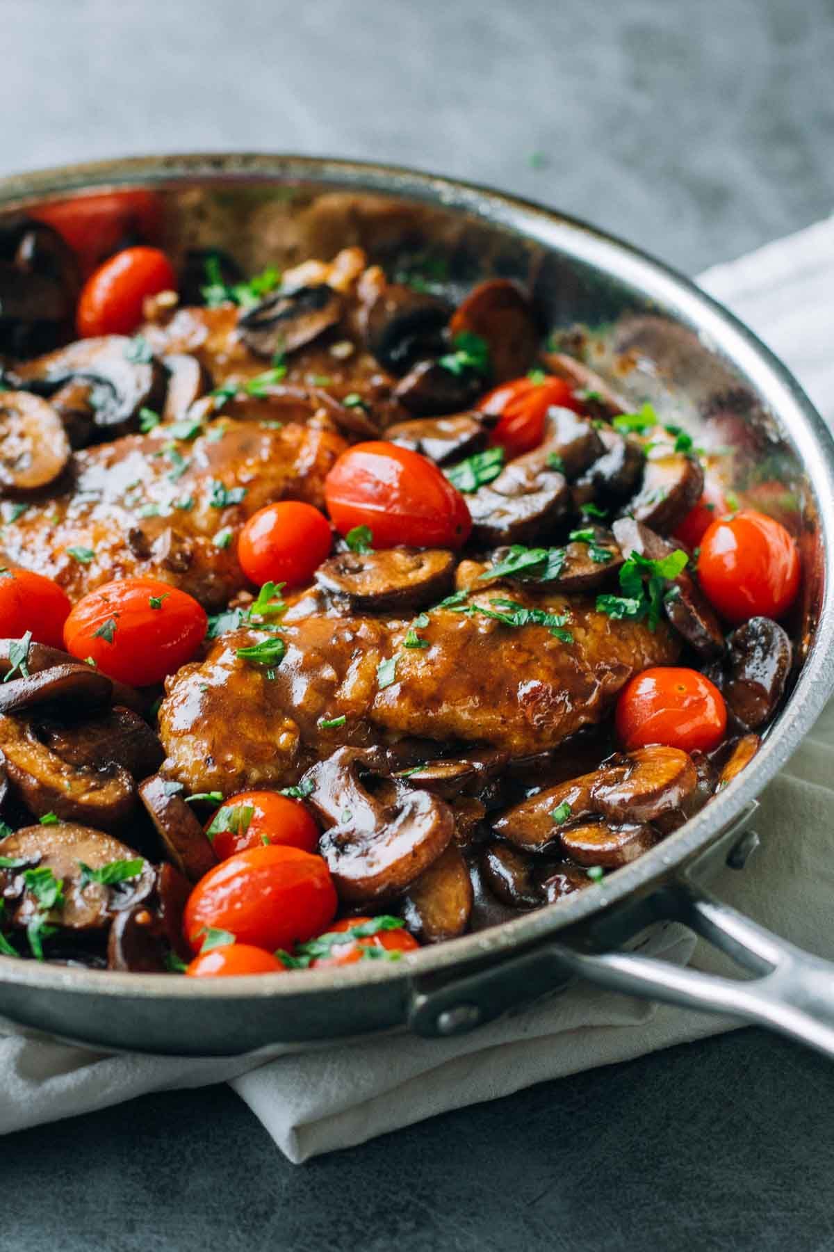 Drunken Chicken Marsala with Tomatoes – full of flavor and vibrant color, plus the most delicious pan-fried