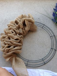How to make a burlap wreath