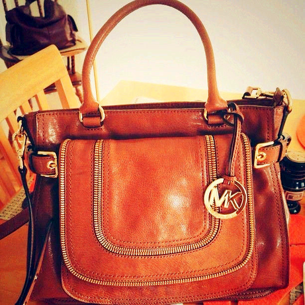 Michael Kors Tote Bags! $68.OMG!! Holy cow, Im gonna love this