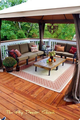 square deck decorating ideas !!! like curtain on