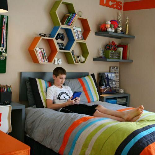 Teen Boy Bedroom Ideas…love the shelves fork