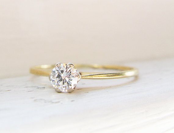 Vintage Diamond & 18K Yellow Gold Solitair Engagement Ring- Anniversary
